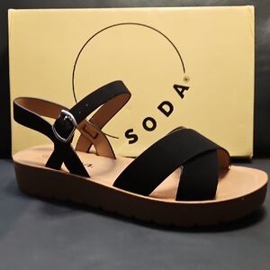 Soda Women's Black and Brown Sandals